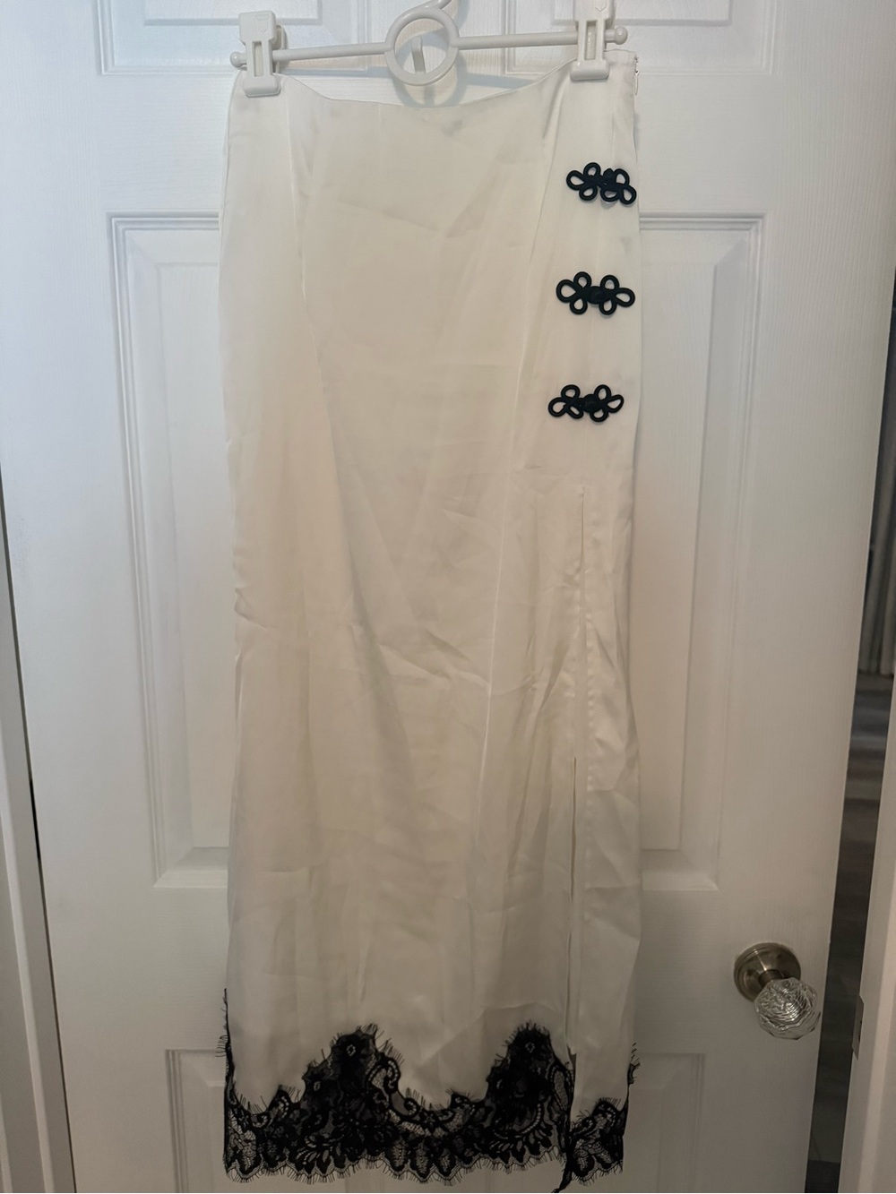 Commense White Maxi Skirt with Black Lace Trim Size XS NWT - Picture 5 of 7